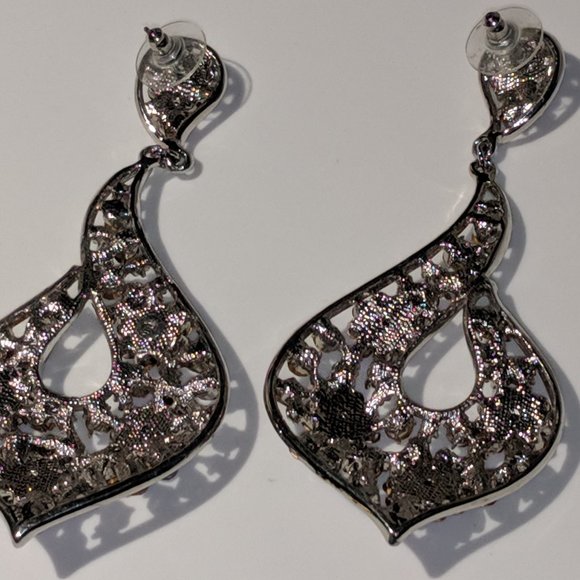 Dangle Earrings Womens - Picture 3 of 6